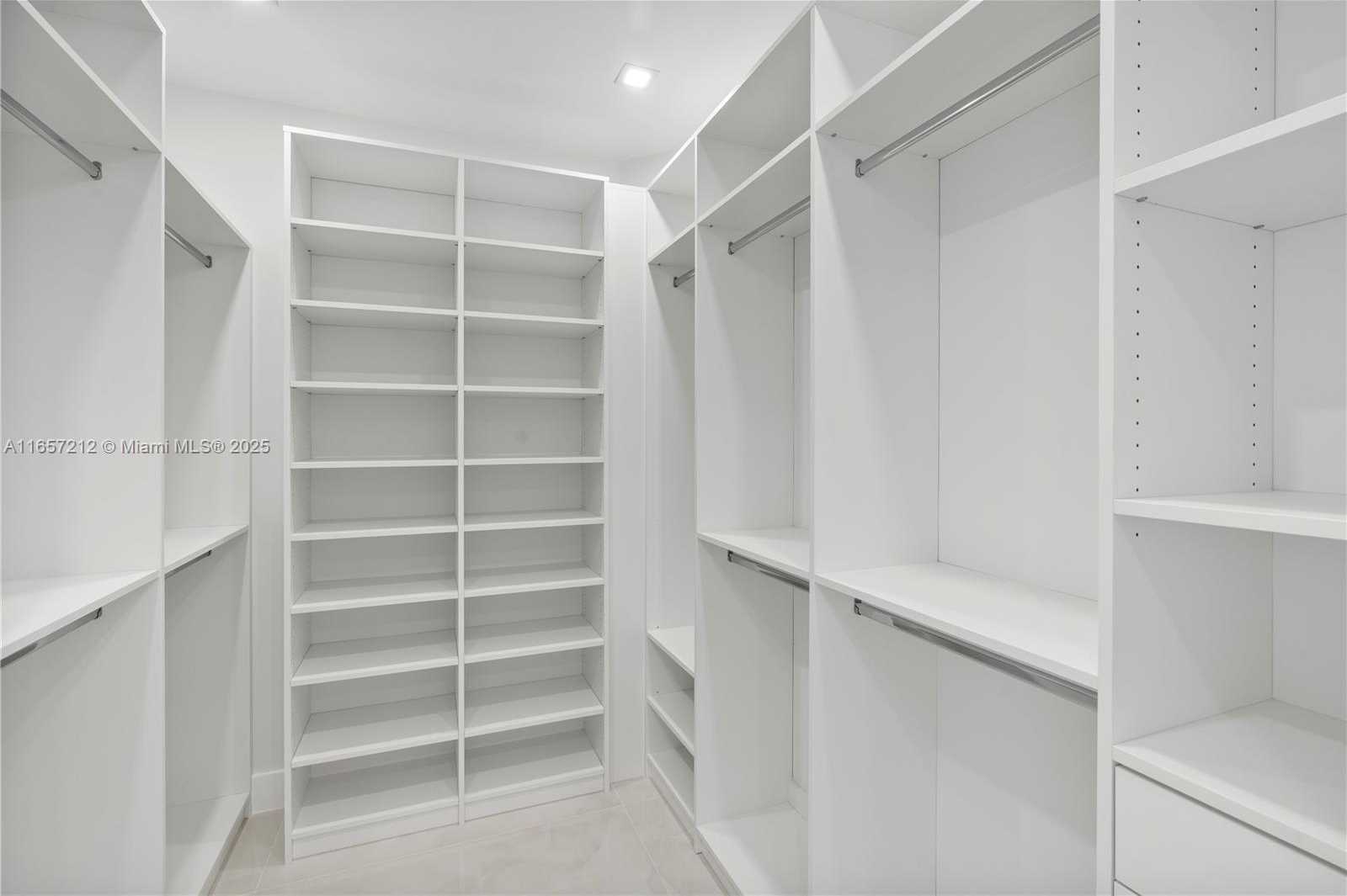 Small Image of 21227 NORTH EAST 31ST PL, Aventura Number 17