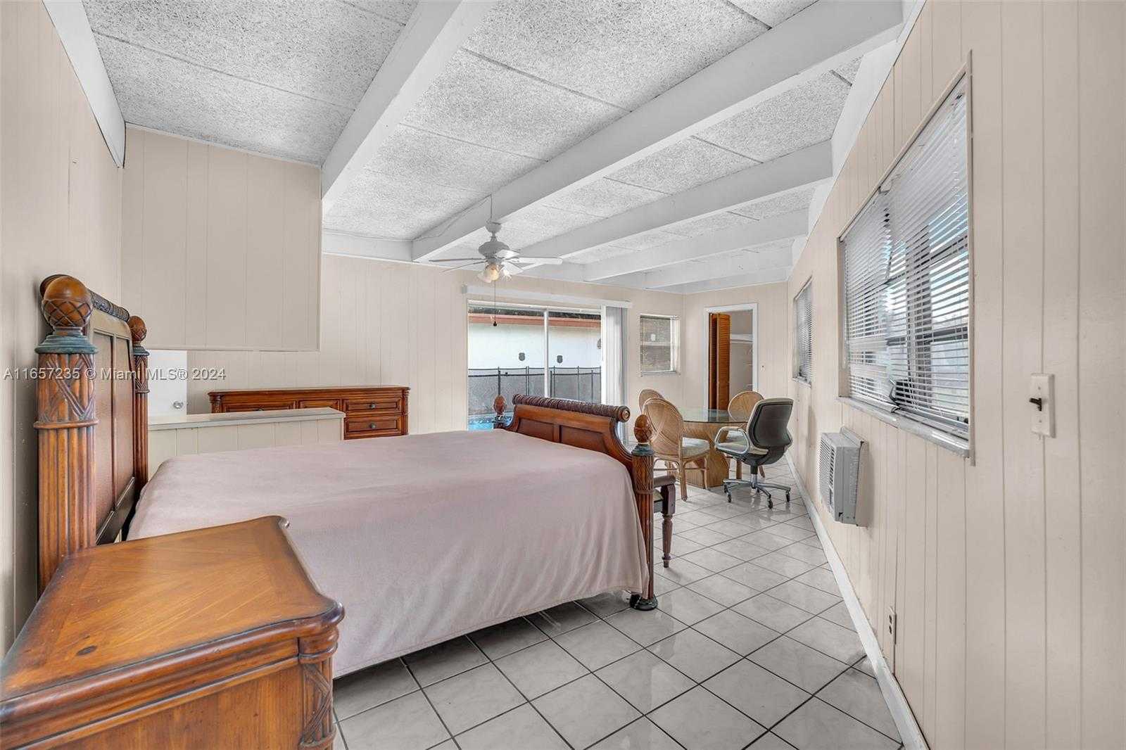 Small Image of 600 Camellia Ct, Plantation, FL 33317, USA Number 24