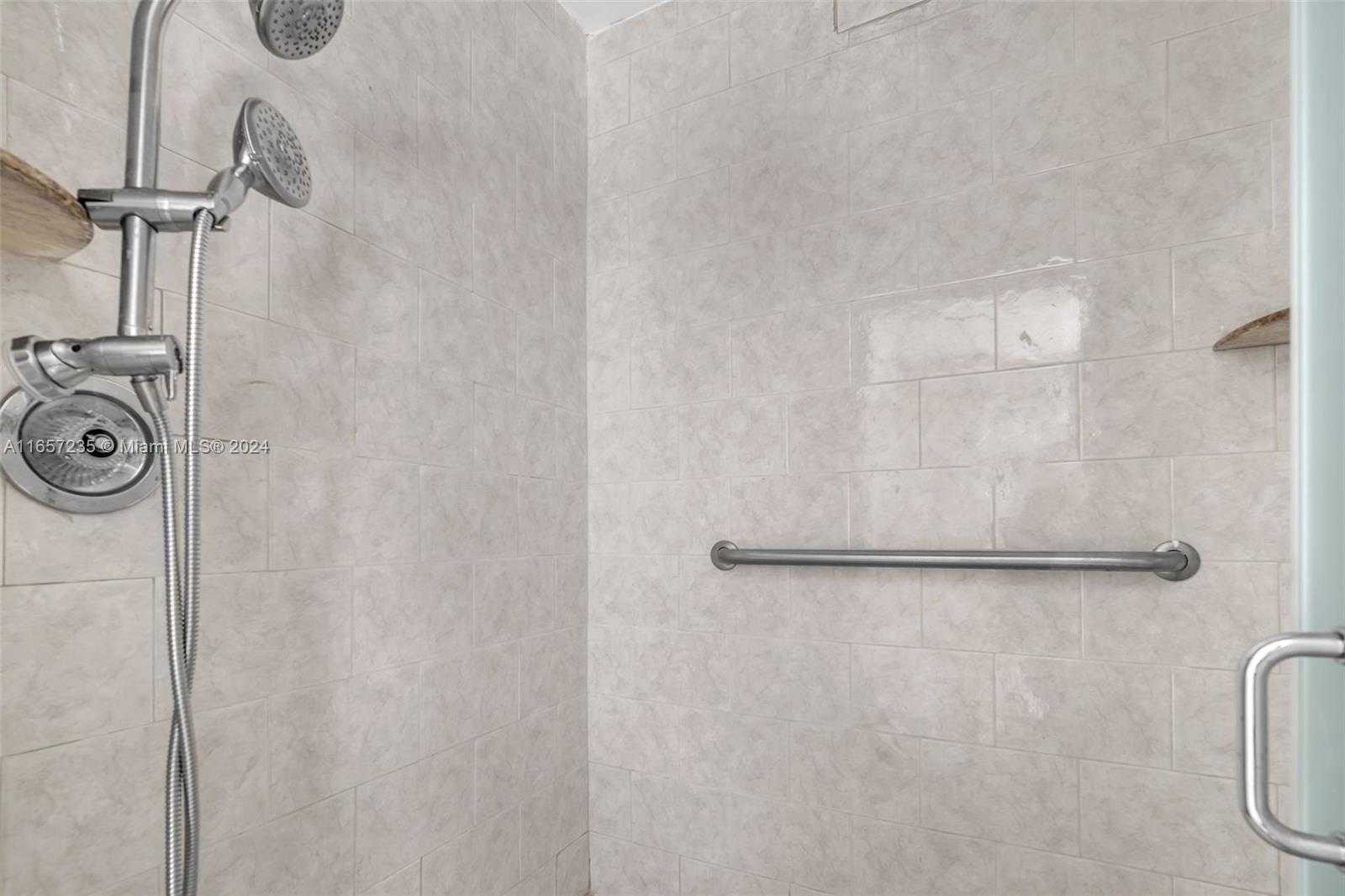 Small Image of 600 Camellia Ct, Plantation, FL 33317, USA Number 28