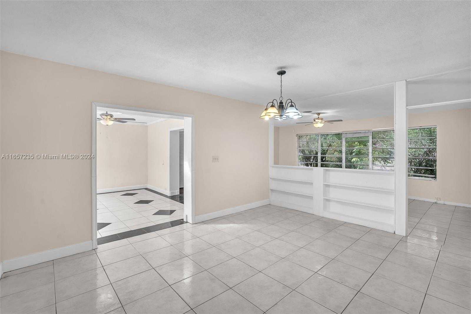 Small Image of 600 Camellia Ct, Plantation, FL 33317, USA Number 35