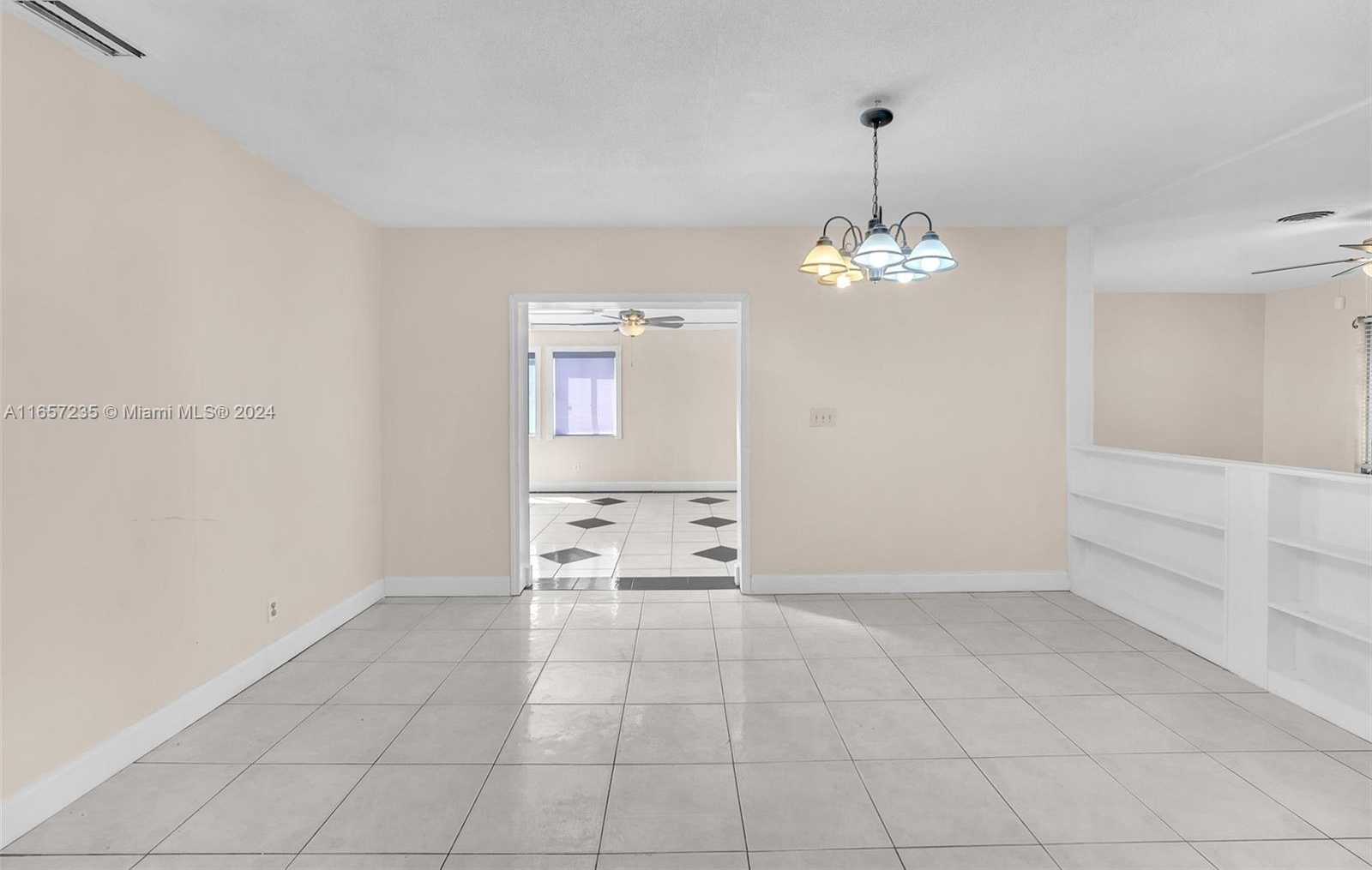 Small Image of 600 Camellia Ct, Plantation, FL 33317, USA Number 36