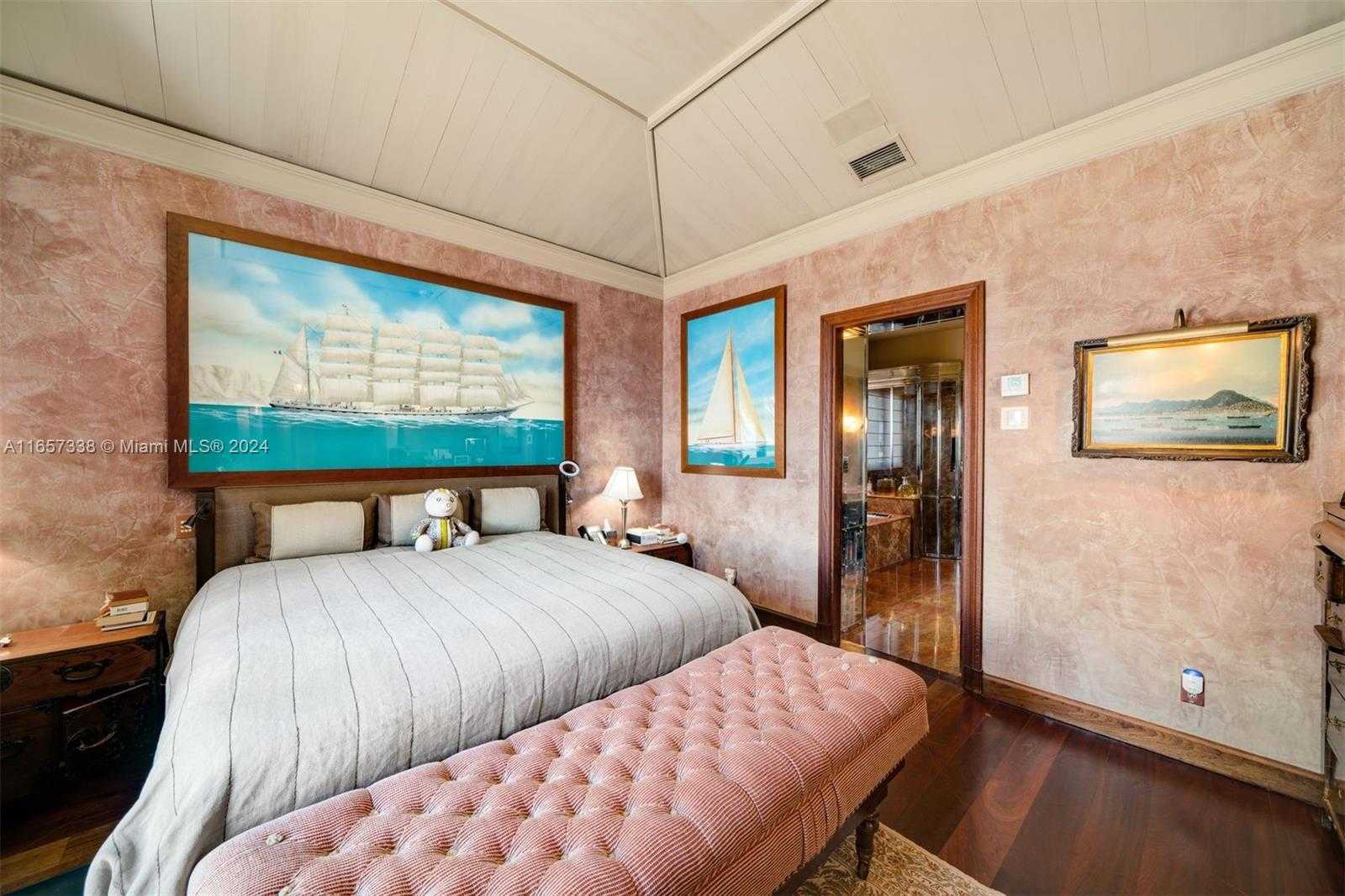 Small Image of 230 HARBOR DRIVE, Key Biscayne Number 31