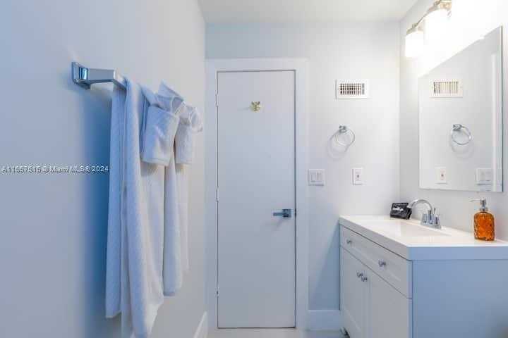 Small Image of 6466 NORTH WEST 20TH ST, Margate Number 25