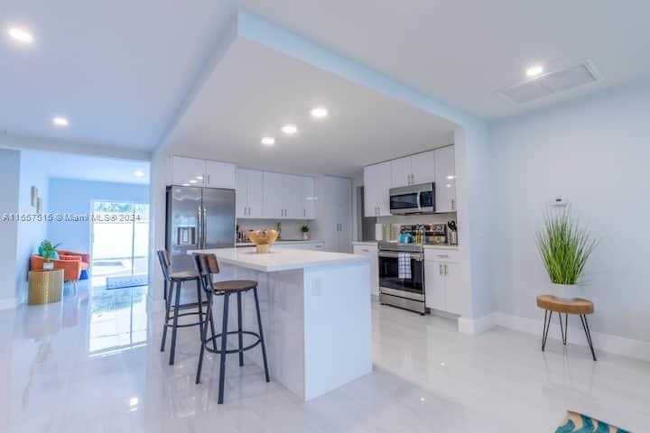 Small Image of 6466 NORTH WEST 20TH ST, Margate Number 6