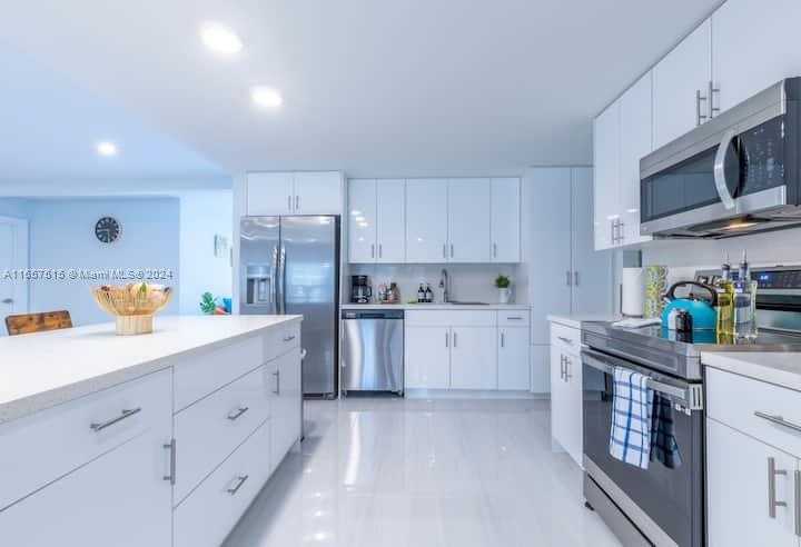 Small Image of 6466 NORTH WEST 20TH ST, Margate Number 7