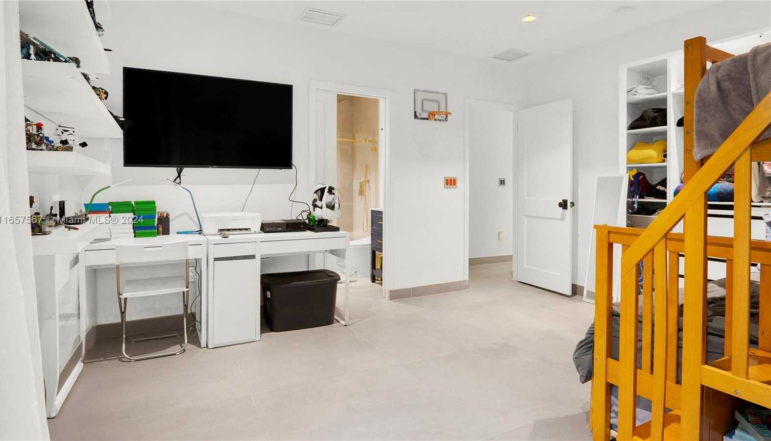 Small Image of 63 SOUTH WEST 31ST RD, Miami Number 25