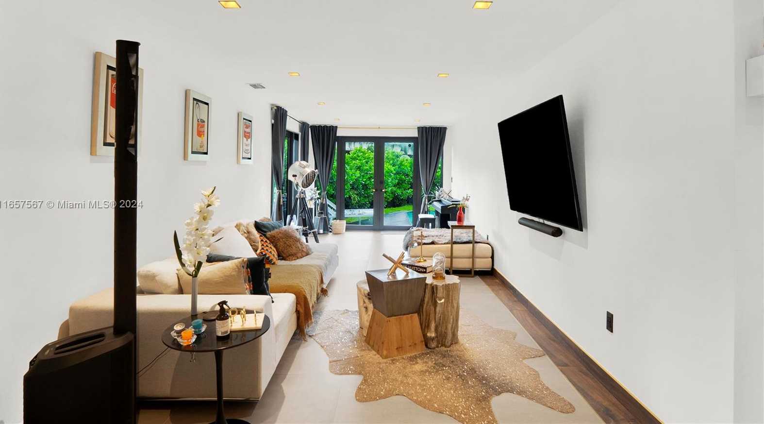 Small Image of 63 SOUTH WEST 31ST RD, Miami Number 3
