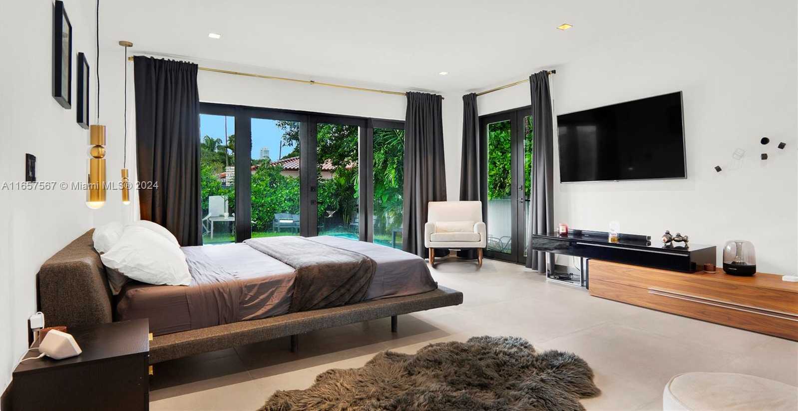 Small Image of 63 SOUTH WEST 31ST RD, Miami Number 30
