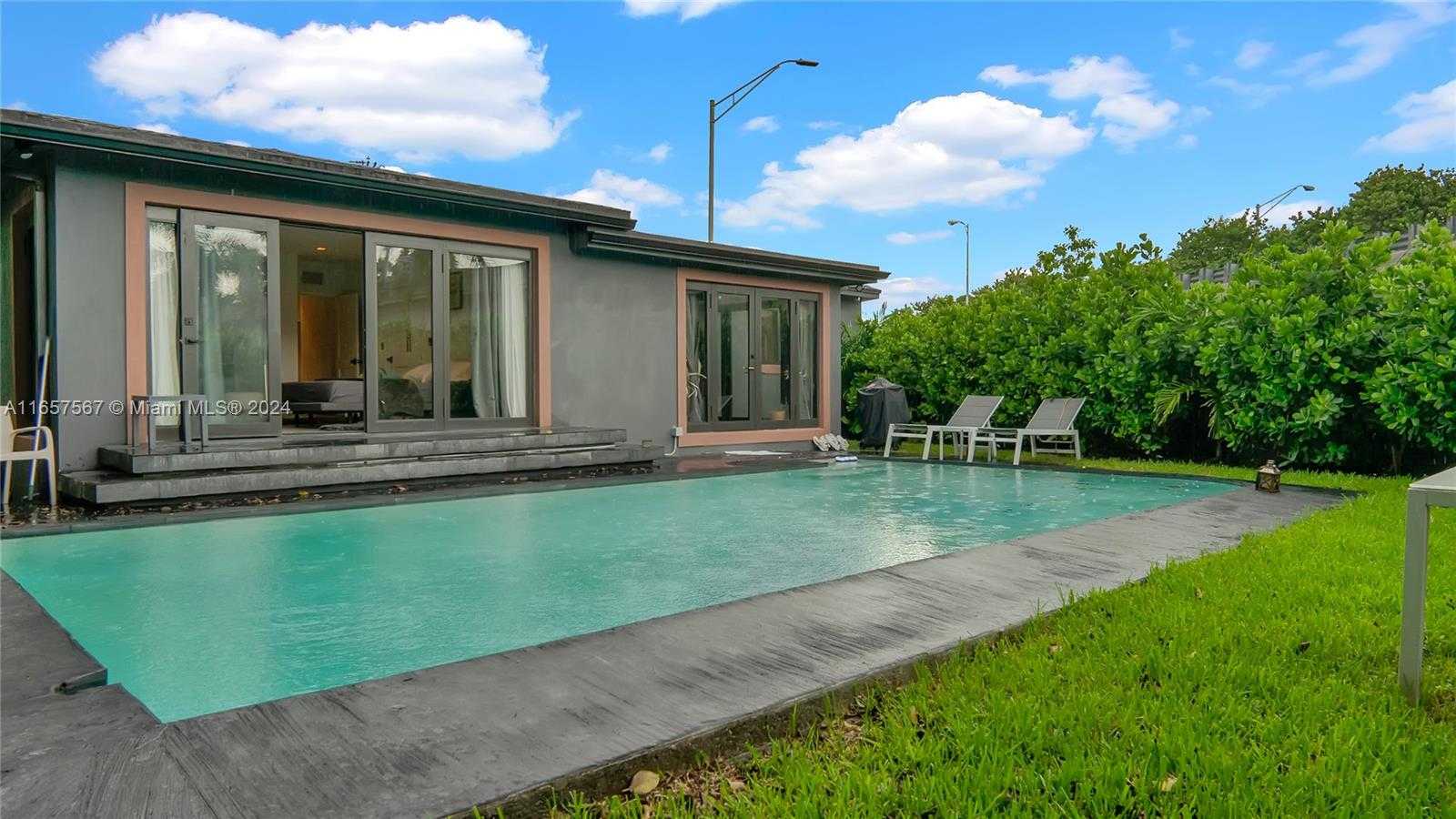 Small Image of 63 SOUTH WEST 31ST RD, Miami Number 38
