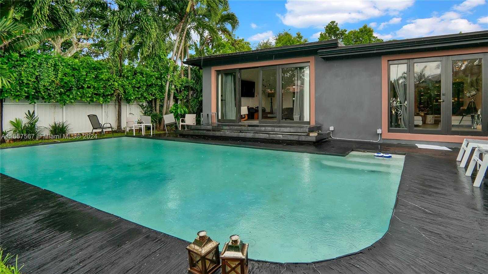 Small Image of 63 SOUTH WEST 31ST RD, Miami Number 39