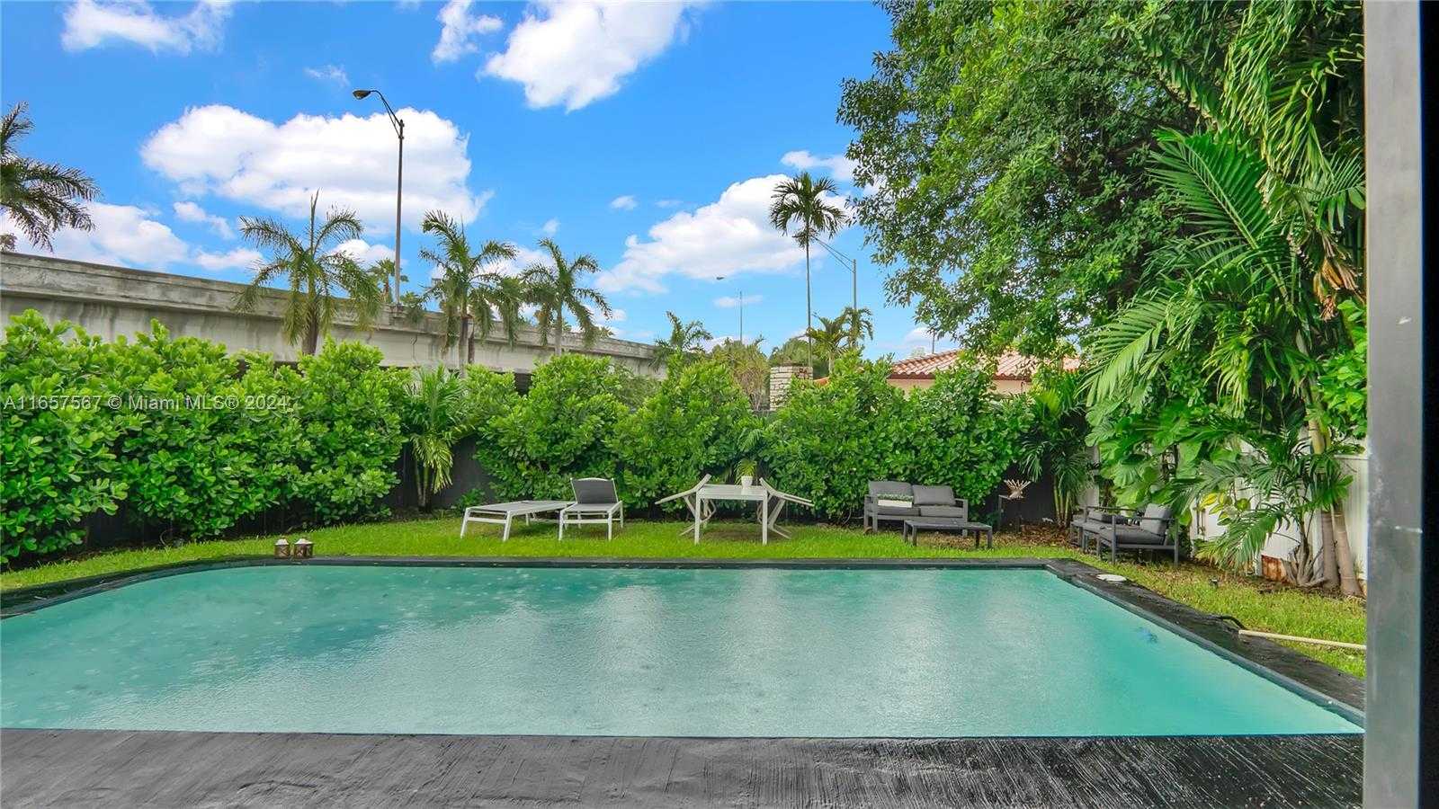 Small Image of 63 SOUTH WEST 31ST RD, Miami Number 41