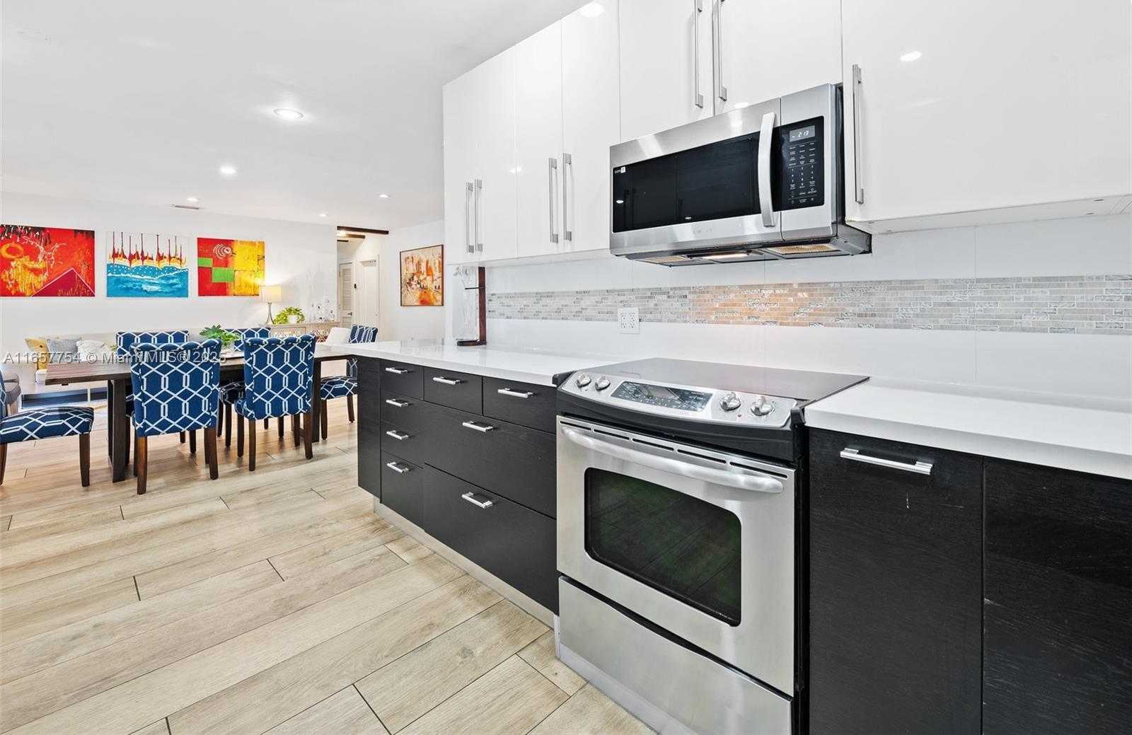 Small Image of 3551 EAST GLENCOE ST, Miami Number 11