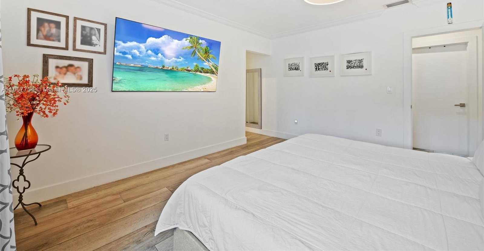 Small Image of 3551 EAST GLENCOE ST, Miami Number 17
