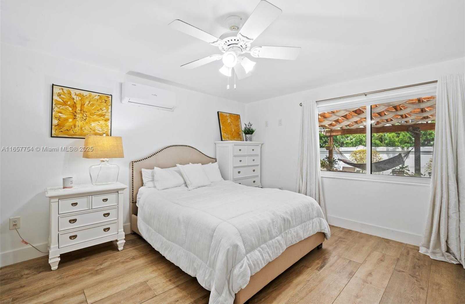 Small Image of 3551 EAST GLENCOE ST, Miami Number 25