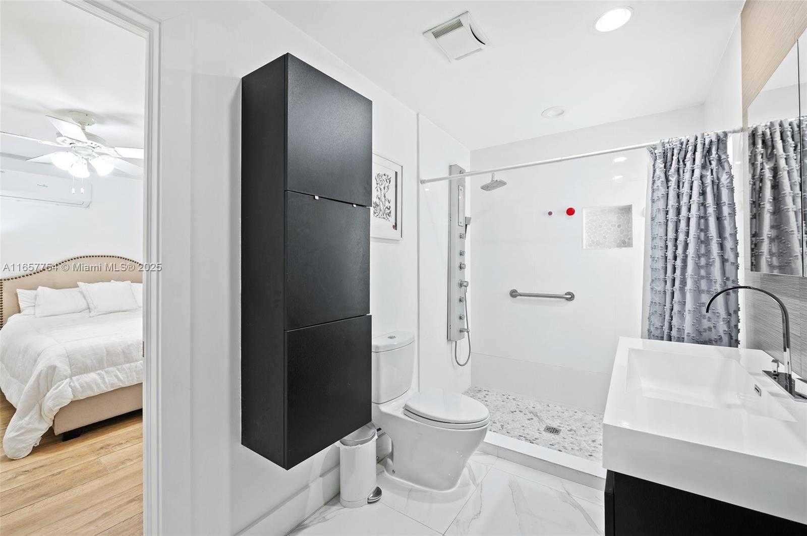 Small Image of 3551 EAST GLENCOE ST, Miami Number 27