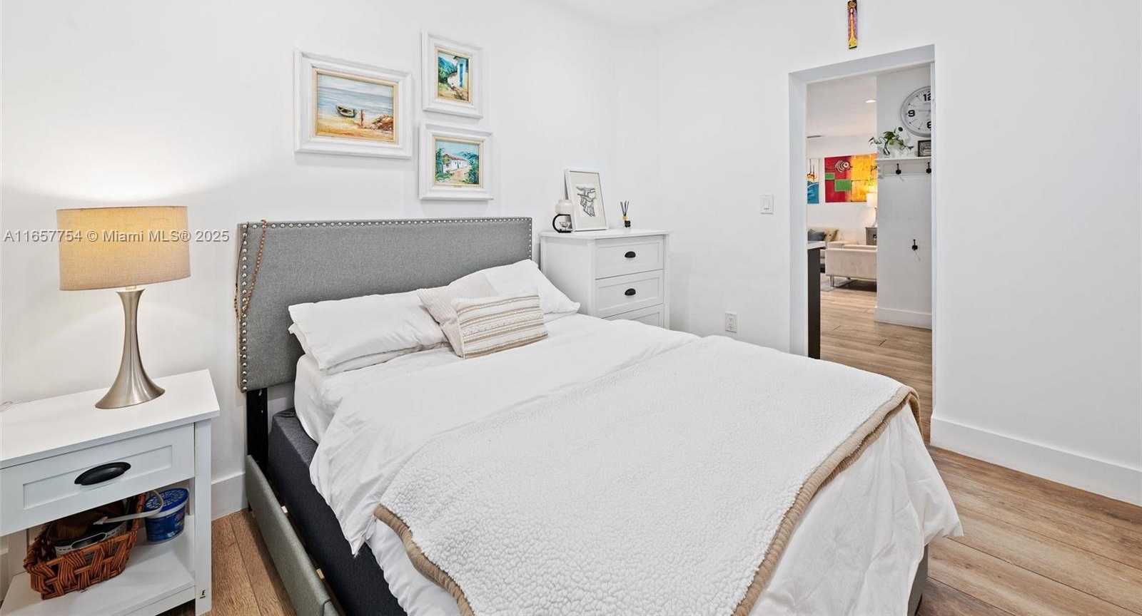 Small Image of 3551 EAST GLENCOE ST, Miami Number 29