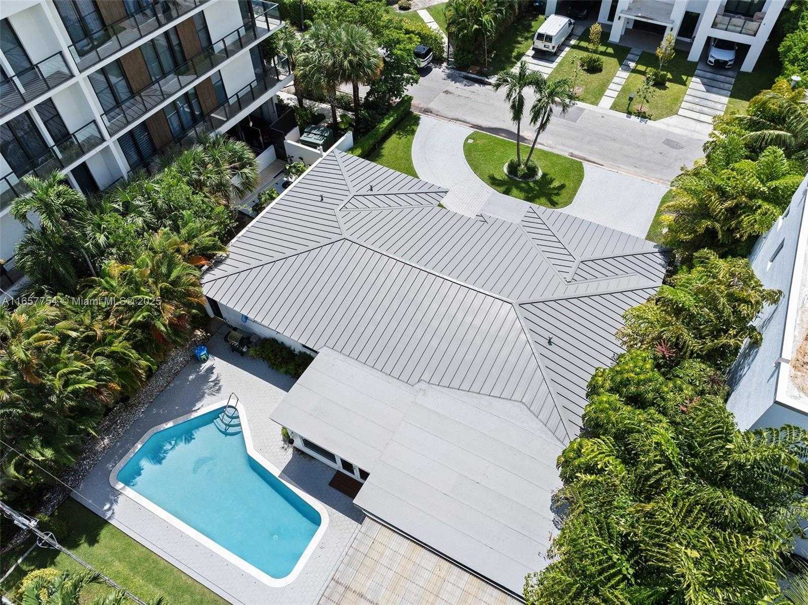 Small Image of 3551 EAST GLENCOE ST, Miami Number 34