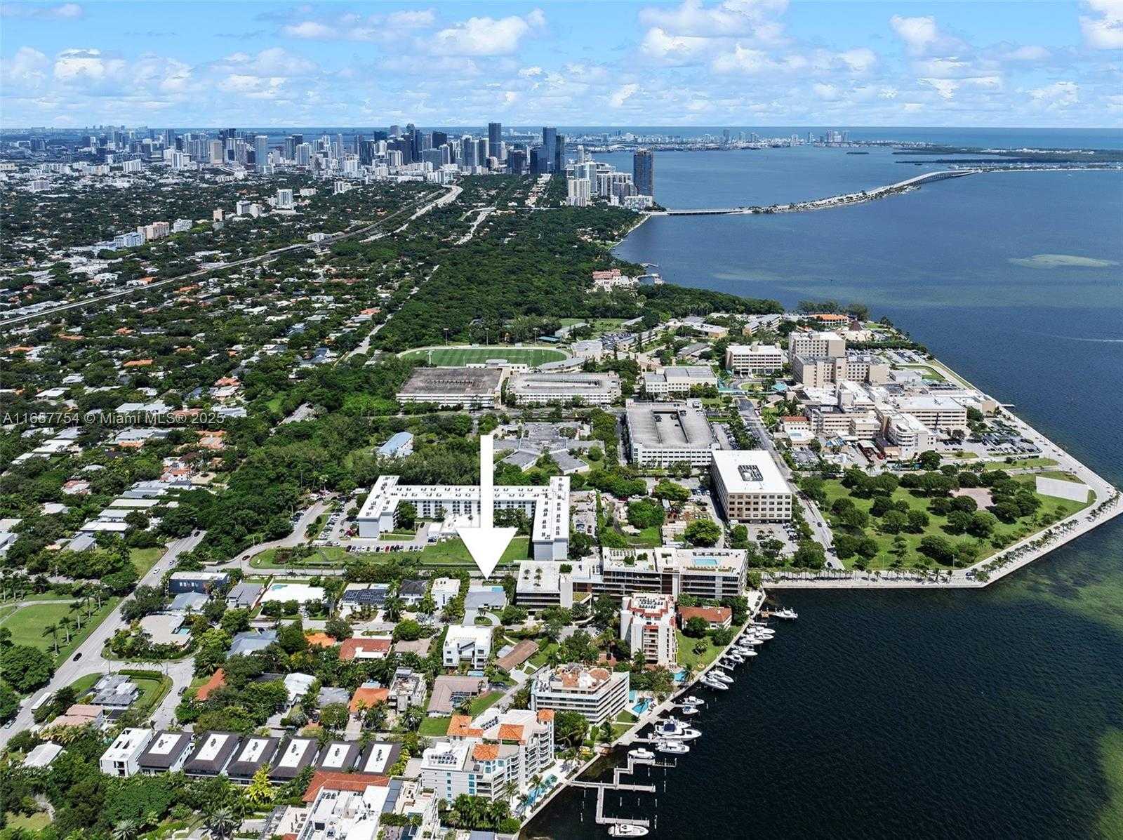 Small Image of 3551 EAST GLENCOE ST, Miami Number 35
