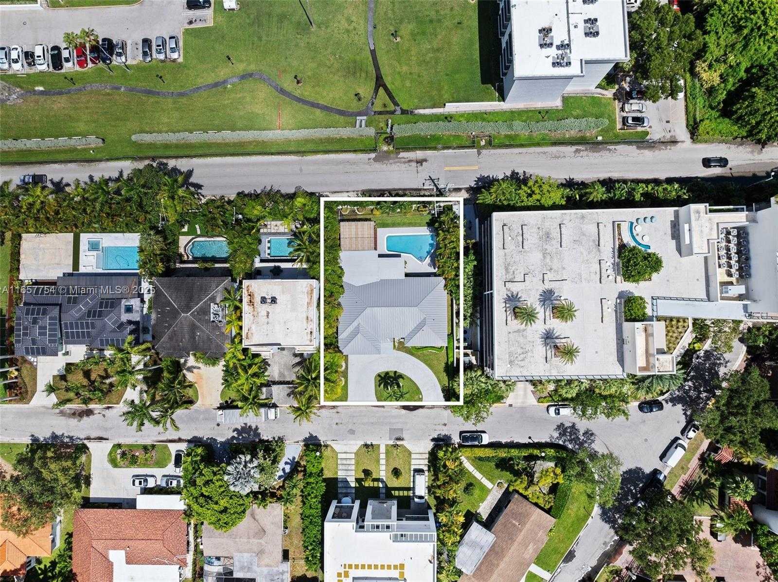 Small Image of 3551 EAST GLENCOE ST, Miami Number 38