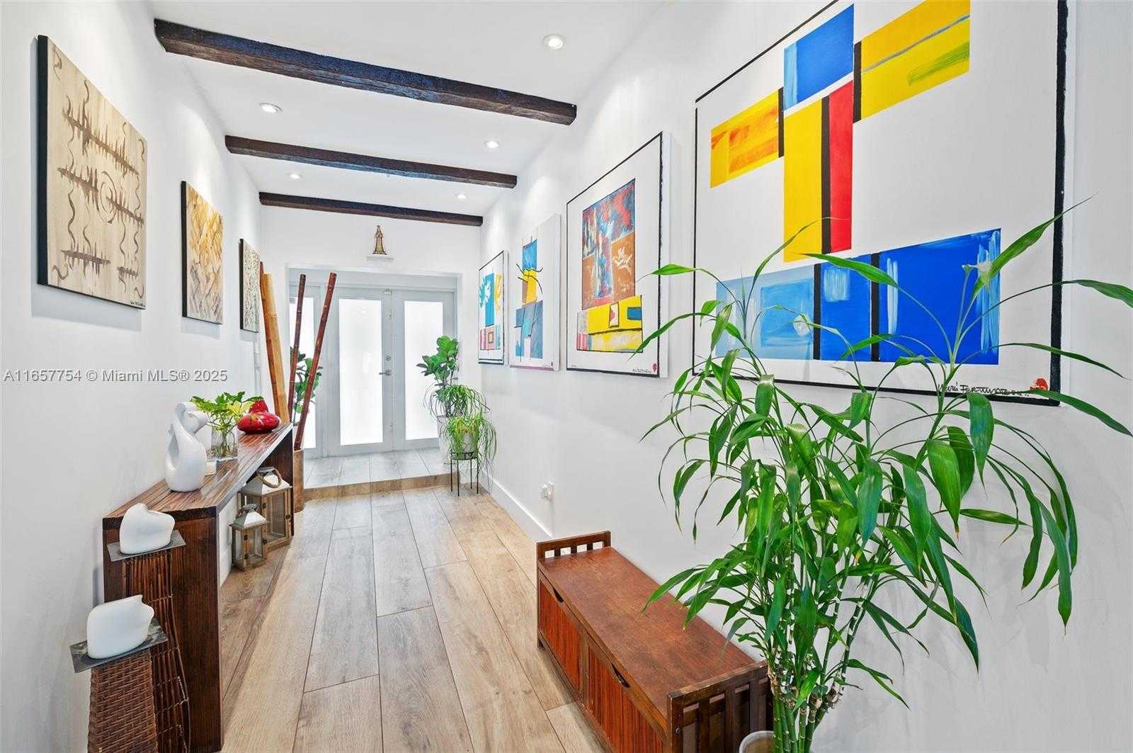Small Image of 3551 EAST GLENCOE ST, Miami Number 5