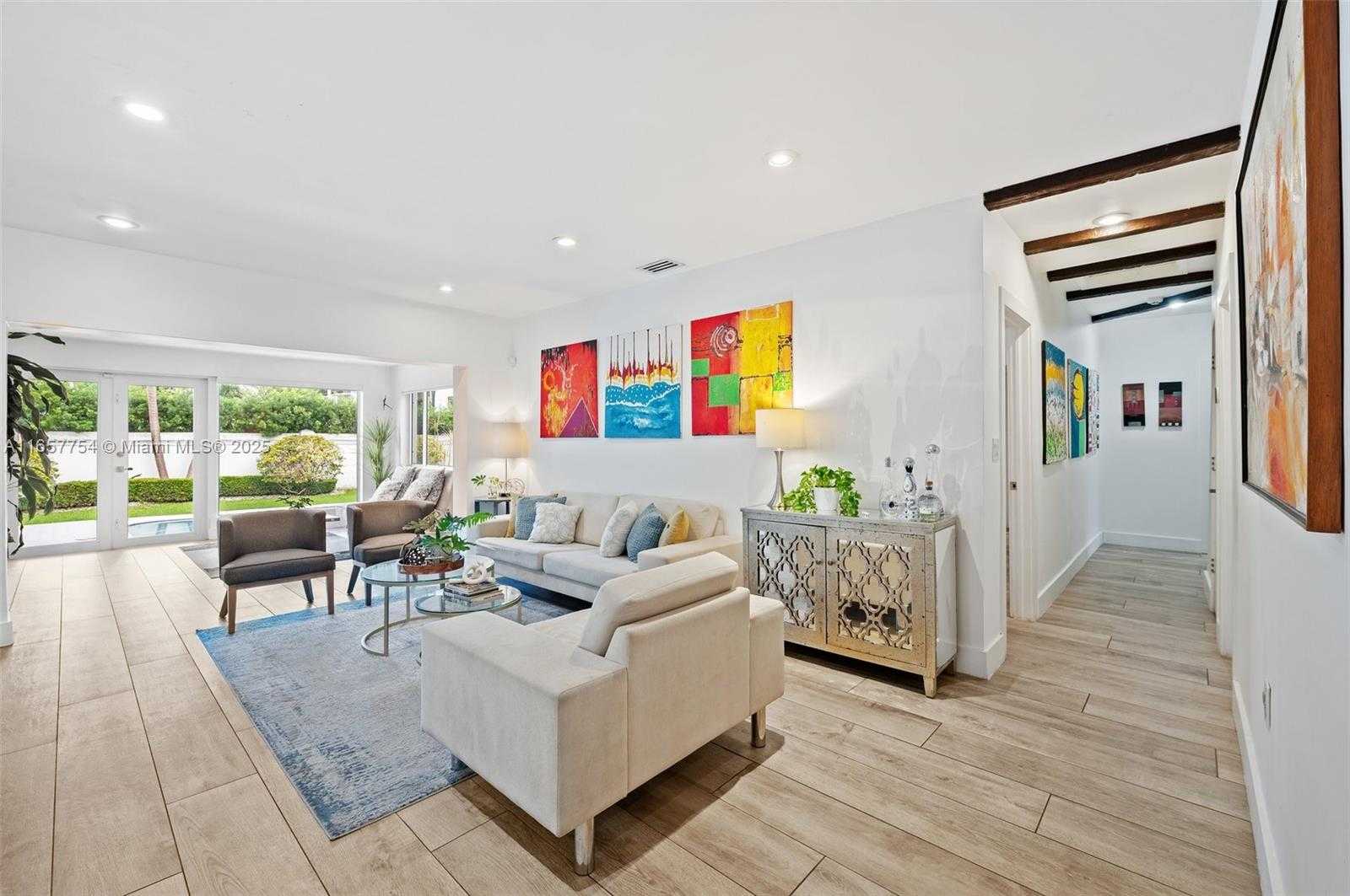 Small Image of 3551 EAST GLENCOE ST, Miami Number 6