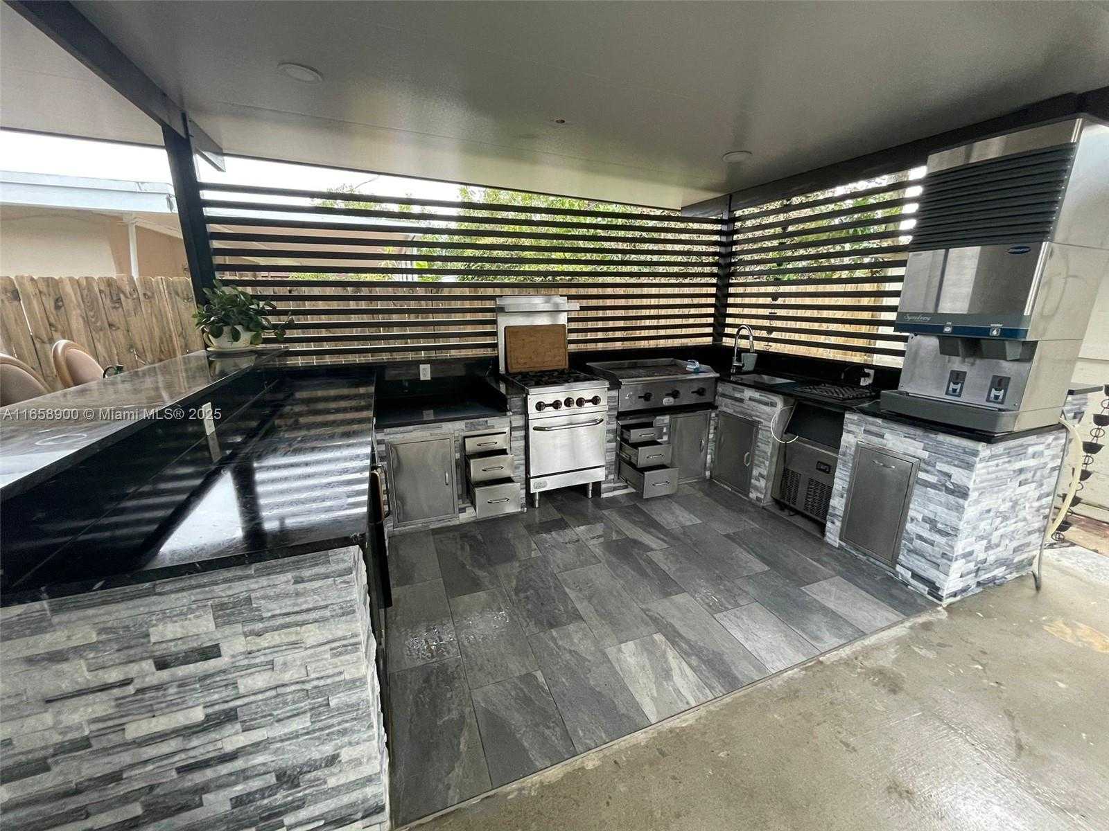 Small Image of 150 SOUTH WEST 52ND AVE, Miami Number 12