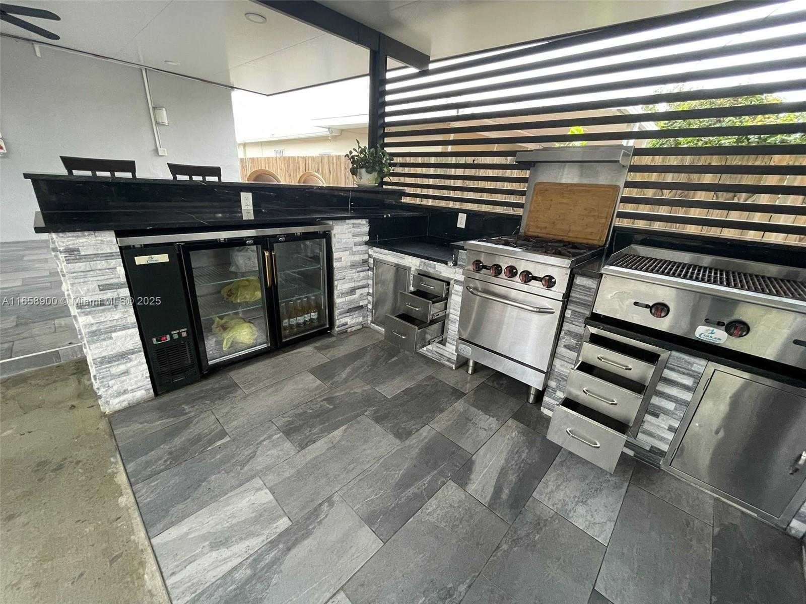 Small Image of 150 SOUTH WEST 52ND AVE, Miami Number 14