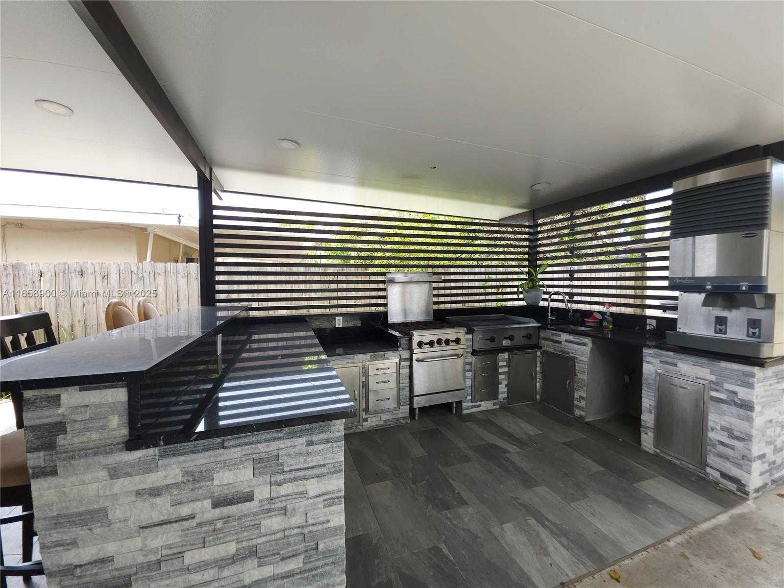 Small Image of 150 SOUTH WEST 52ND AVE, Miami Number 15