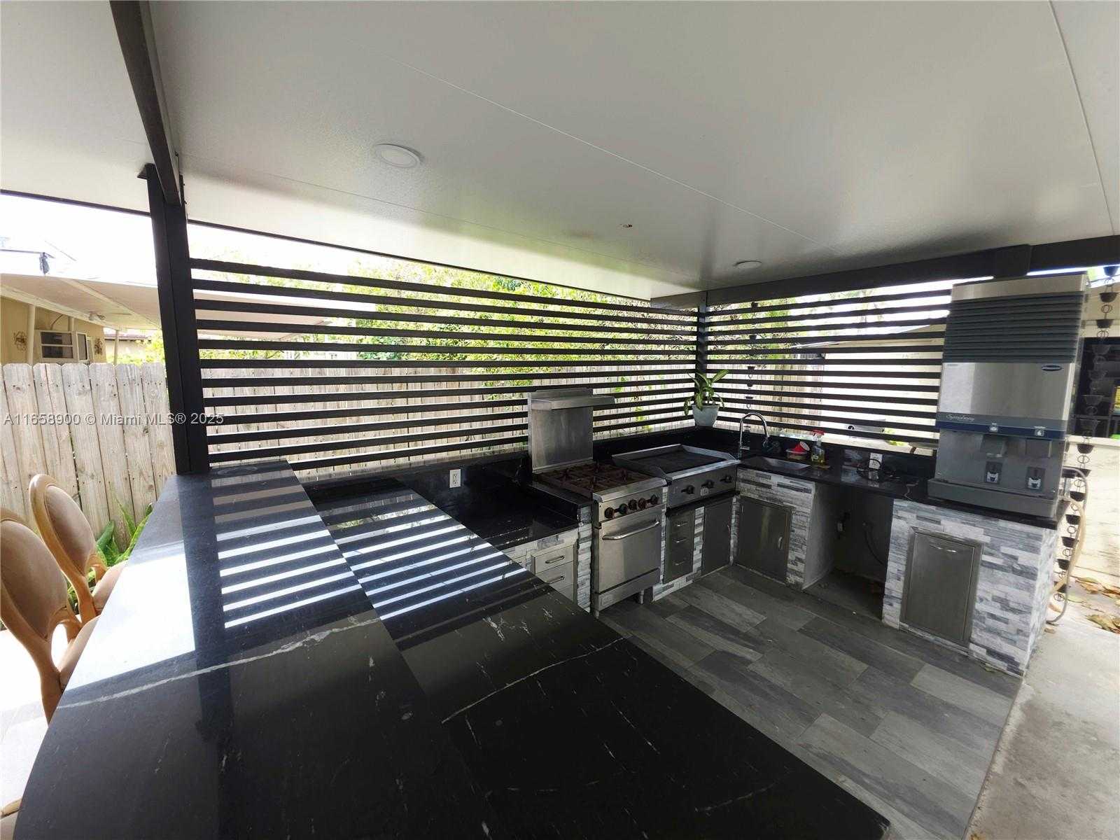 Small Image of 150 SOUTH WEST 52ND AVE, Miami Number 19