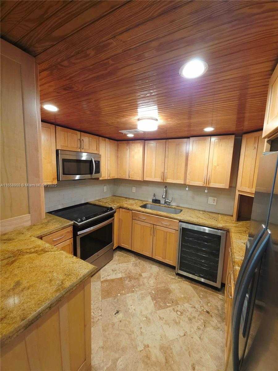Small Image of 150 SOUTH WEST 52ND AVE, Miami Number 26