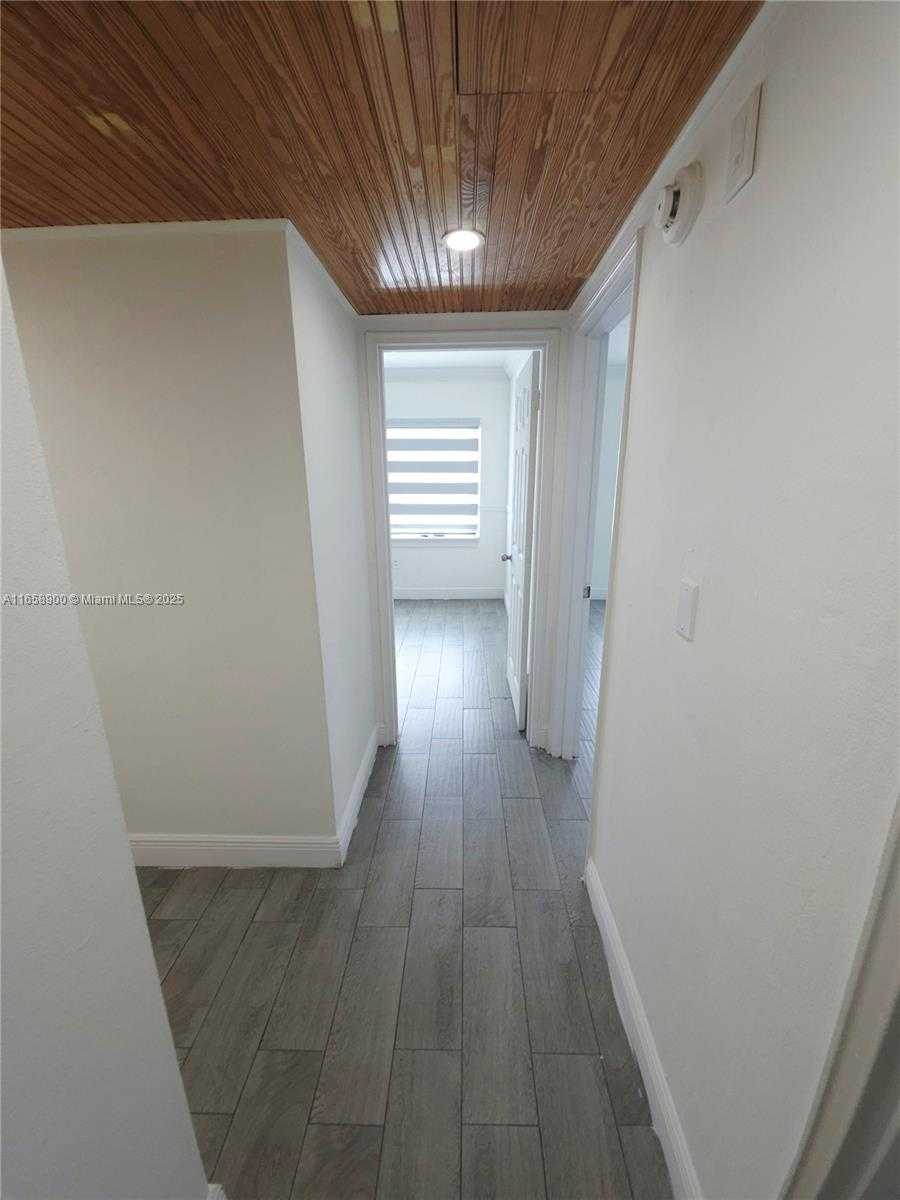 Small Image of 150 SOUTH WEST 52ND AVE, Miami Number 32