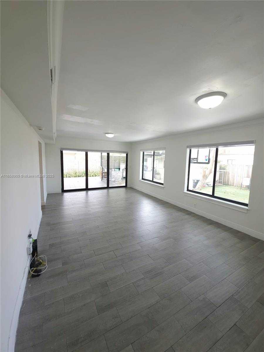 Small Image of 150 SOUTH WEST 52ND AVE, Miami Number 34
