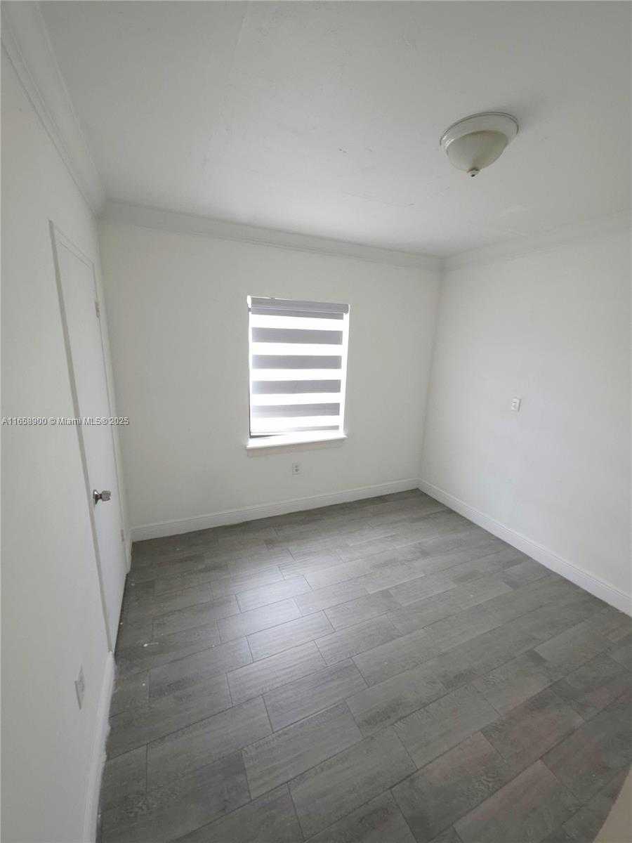 Small Image of 150 SOUTH WEST 52ND AVE, Miami Number 41