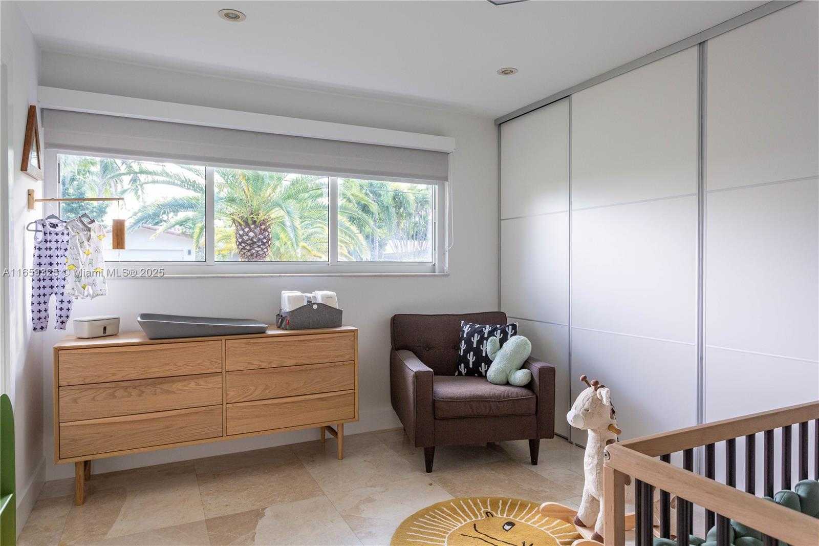 Small Image of 11445 NORTH BAYSHORE DR, North Miami Number 16
