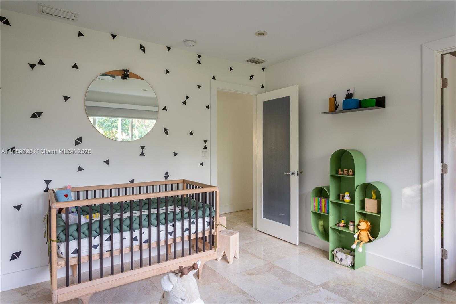 Small Image of 11445 NORTH BAYSHORE DR, North Miami Number 19