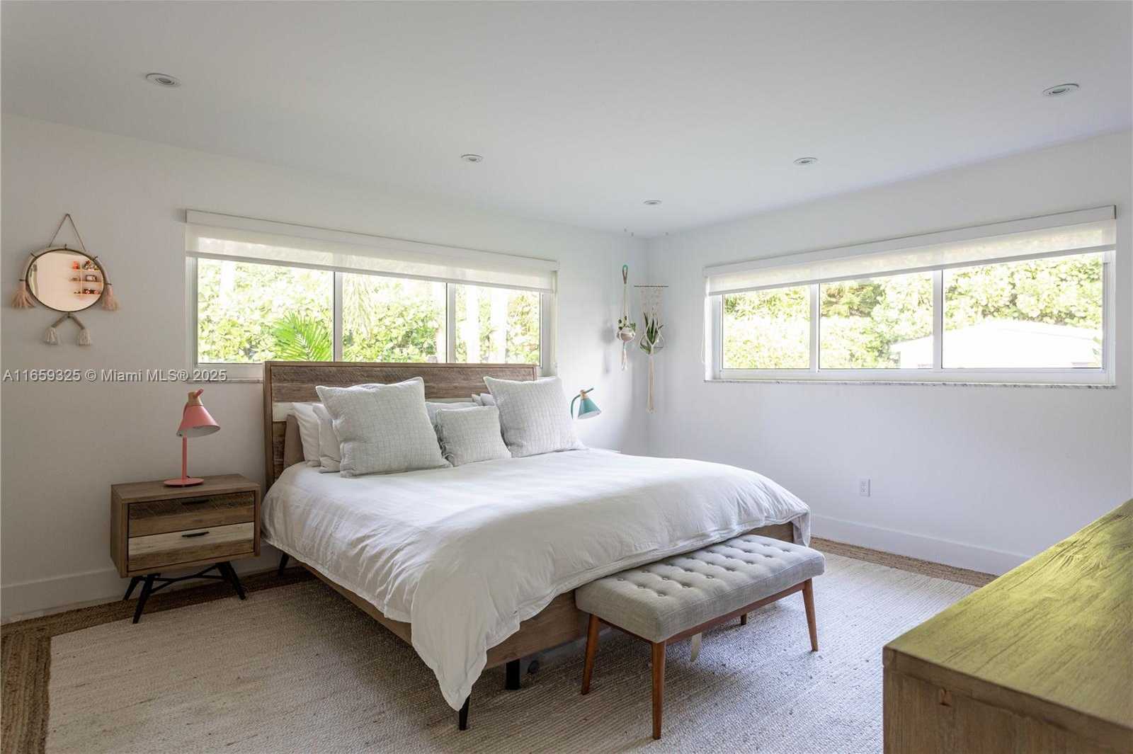 Small Image of 11445 NORTH BAYSHORE DR, North Miami Number 29