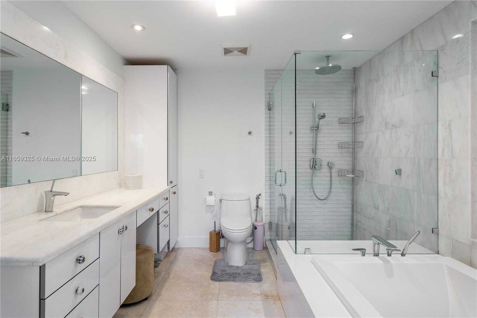 Small Image of 11445 NORTH BAYSHORE DR, North Miami Number 37