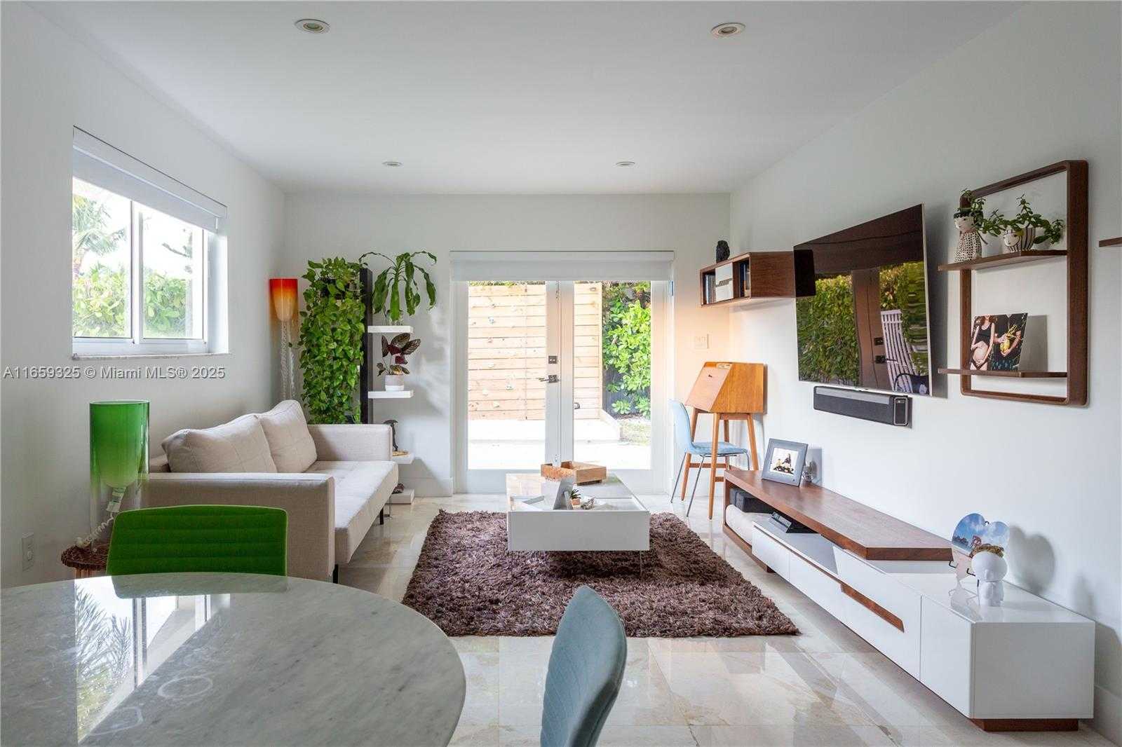 Small Image of 11445 NORTH BAYSHORE DR, North Miami Number 40