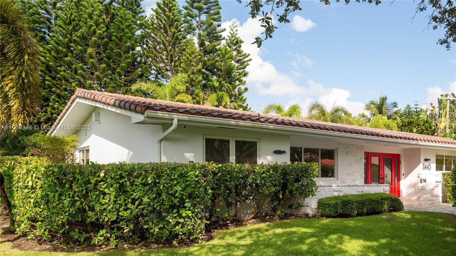 Small Image of 11445 NORTH BAYSHORE DR, North Miami Number 57
