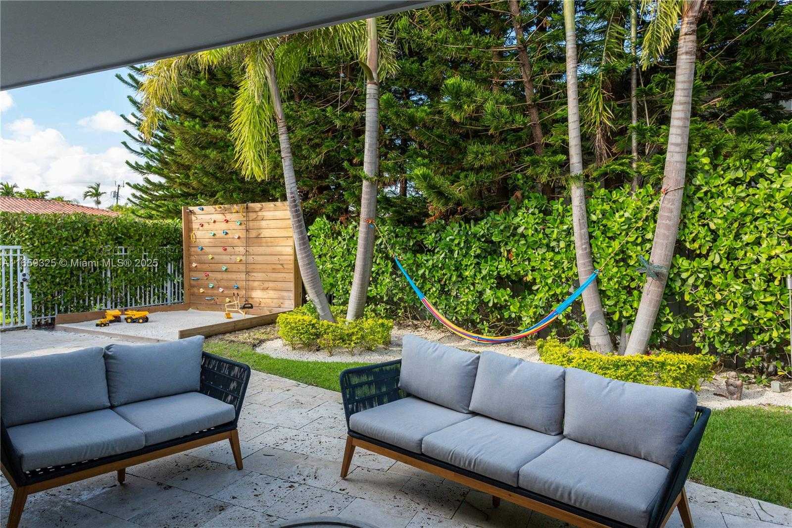 Small Image of 11445 NORTH BAYSHORE DR, North Miami Number 62