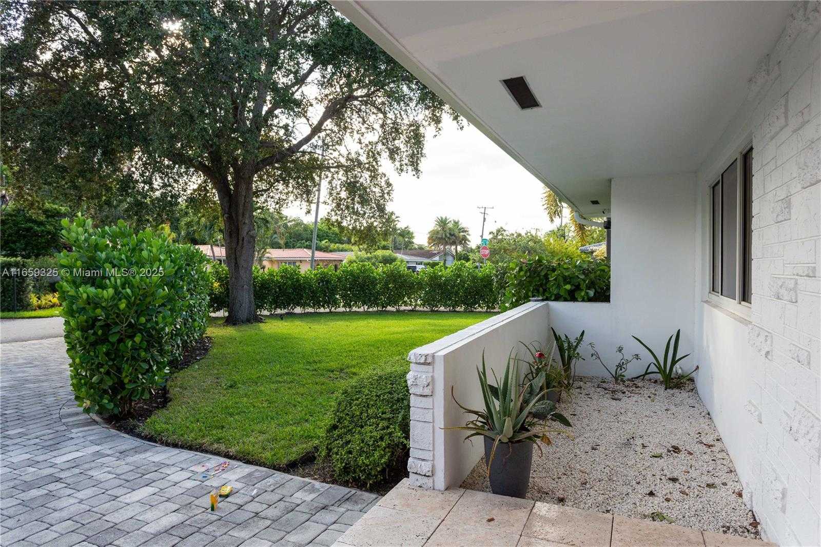 Small Image of 11445 NORTH BAYSHORE DR, North Miami Number 63