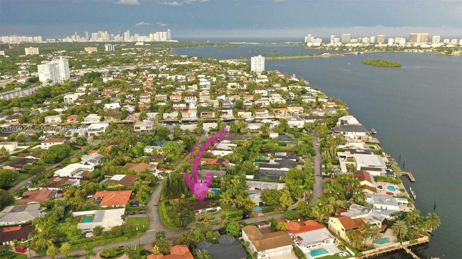 Small Image of 11445 NORTH BAYSHORE DR, North Miami Number 69