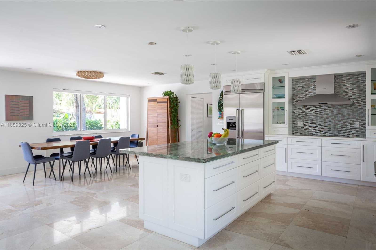 Small Image of 11445 NORTH BAYSHORE DR, North Miami Number 7