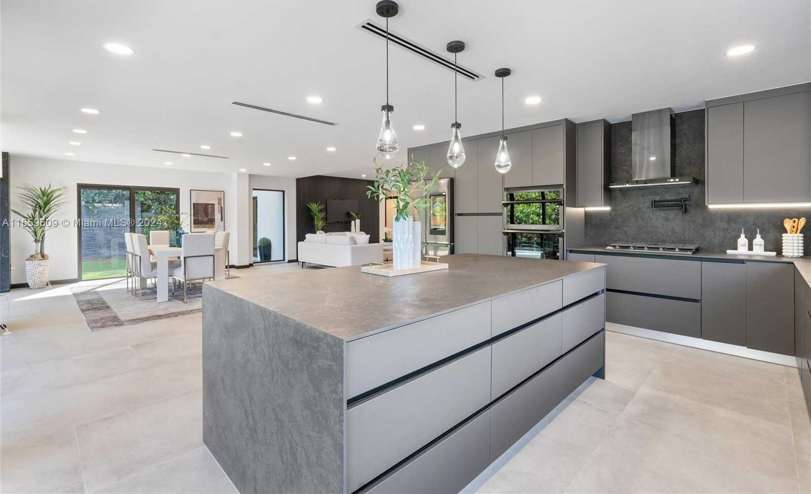 Small Image of 2261 NORTH EAST 192ND ST, Miami Number 11