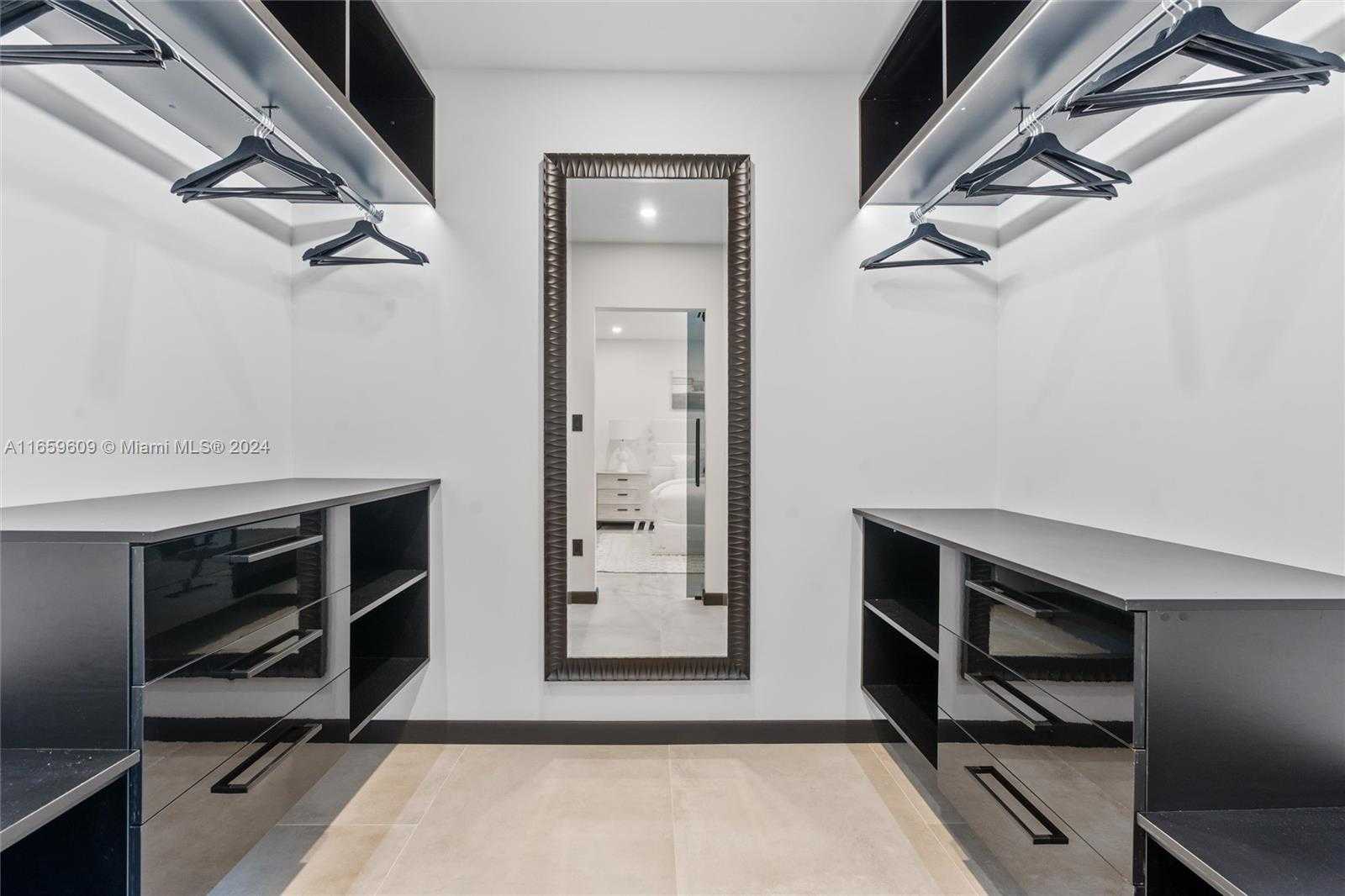 Small Image of 2261 NORTH EAST 192ND ST, Miami Number 19