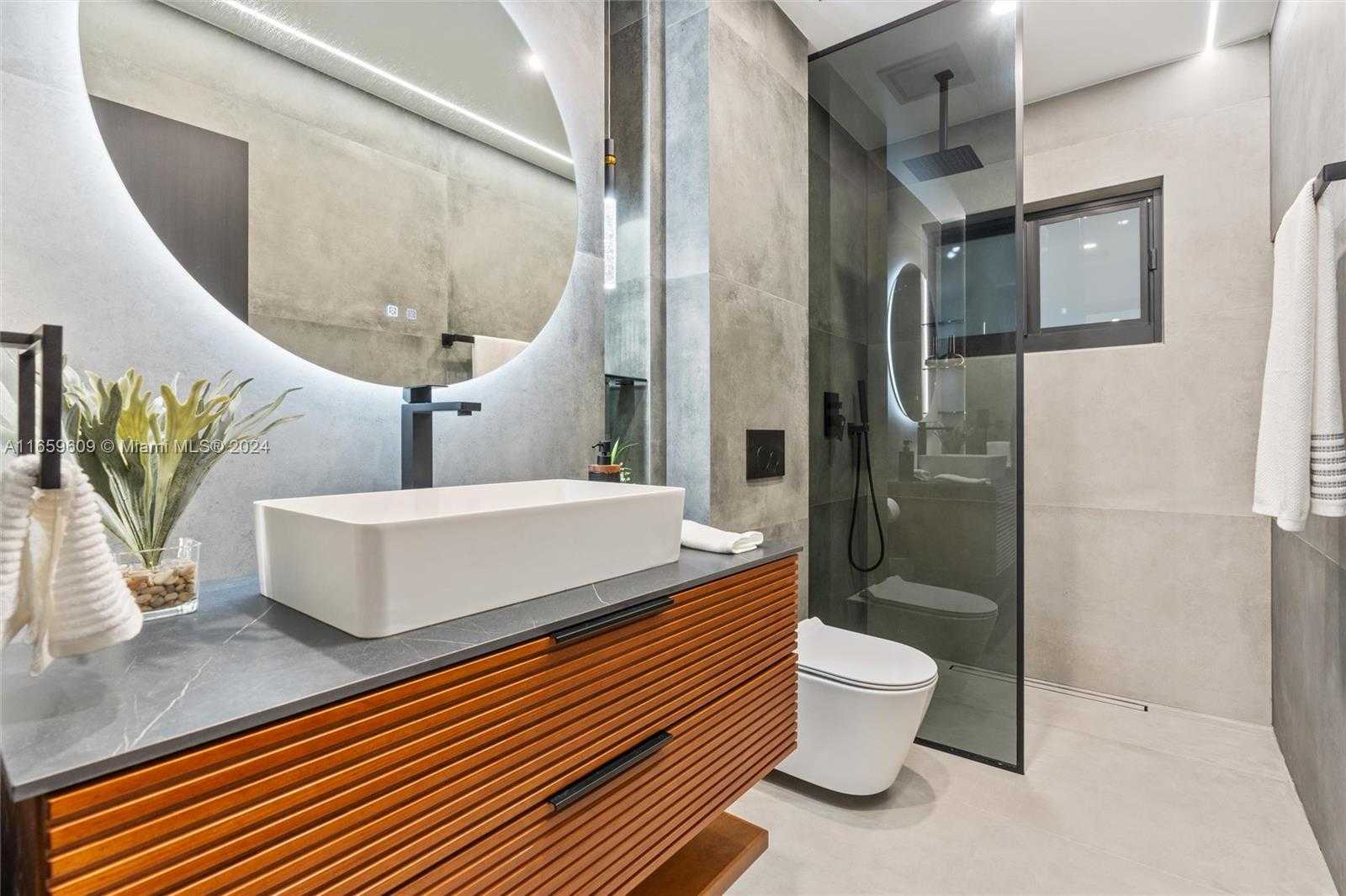 Small Image of 2261 NORTH EAST 192ND ST, Miami Number 21