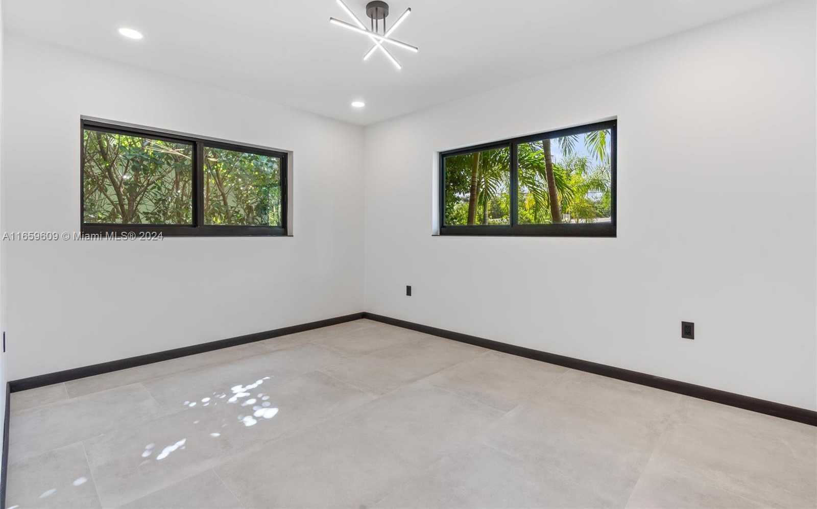 Small Image of 2261 NORTH EAST 192ND ST, Miami Number 22