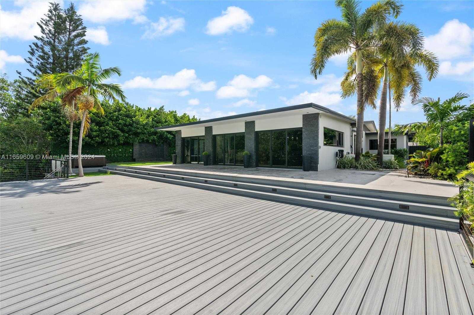 Small Image of 2261 NORTH EAST 192ND ST, Miami Number 24