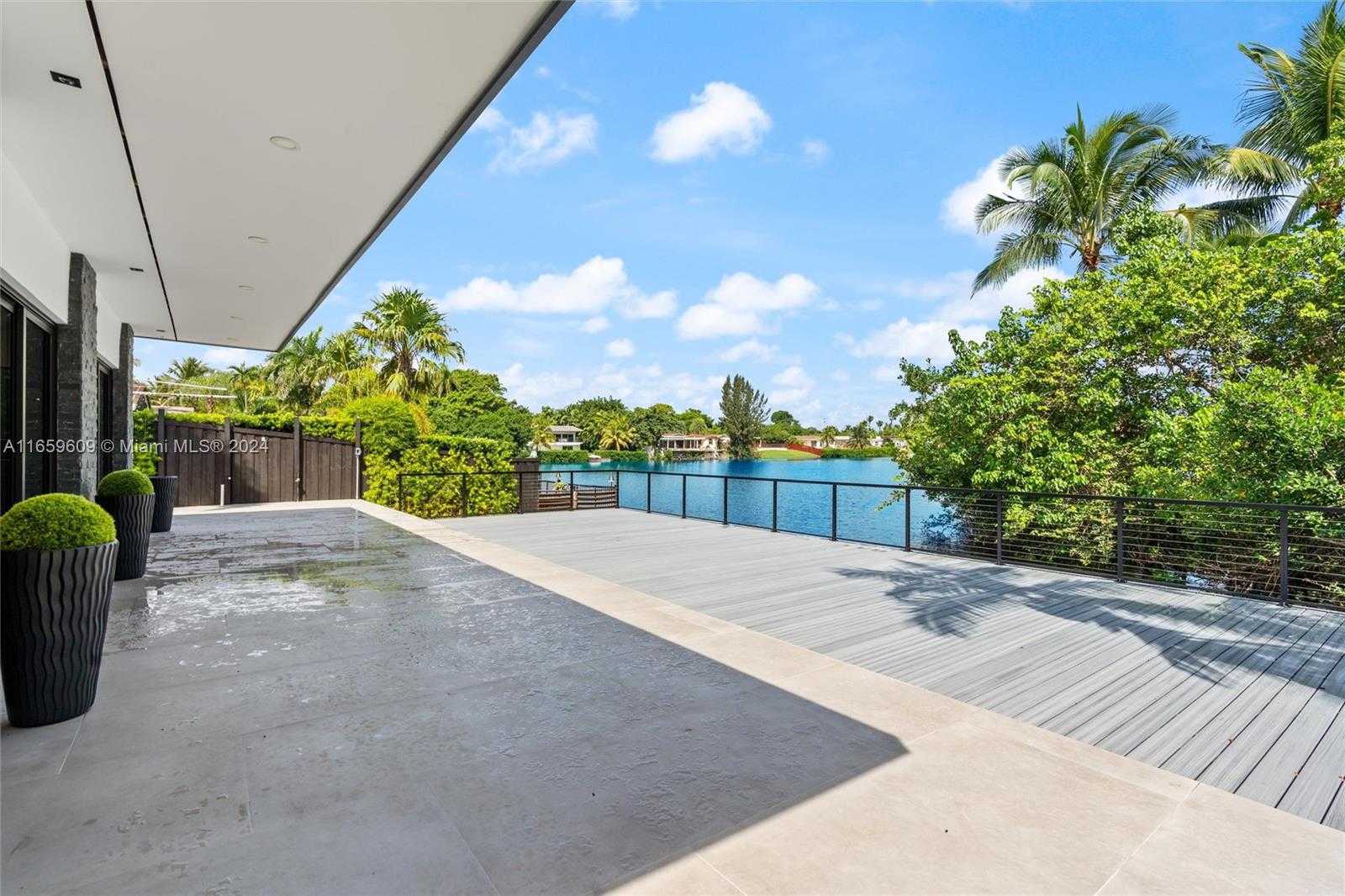 Small Image of 2261 NORTH EAST 192ND ST, Miami Number 3