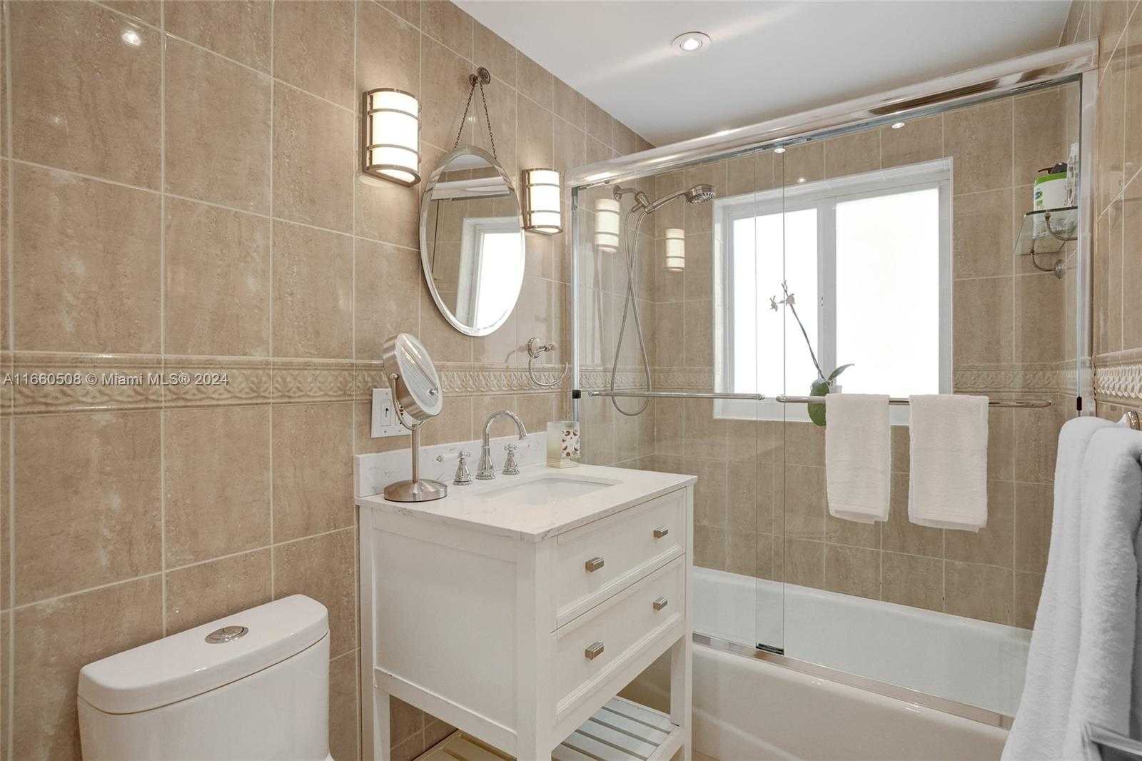 Small Image of 1910 NORTH HIBISCUS DR, North Miami Number 34